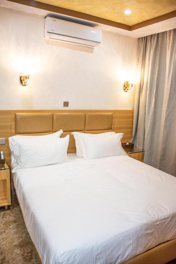 Sami Hotel Ouagadougou Exteriör bild